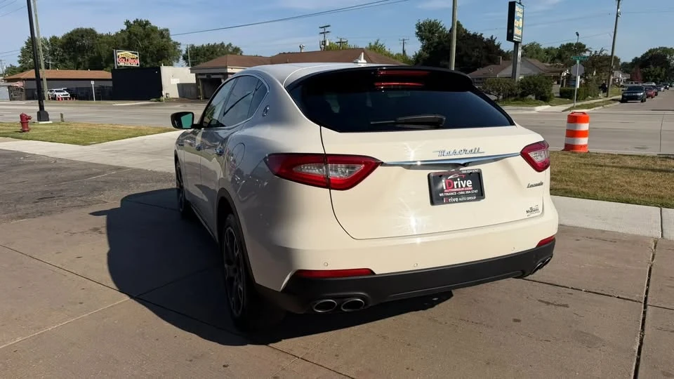 2017 Maserati Levante - Image 7 of 20