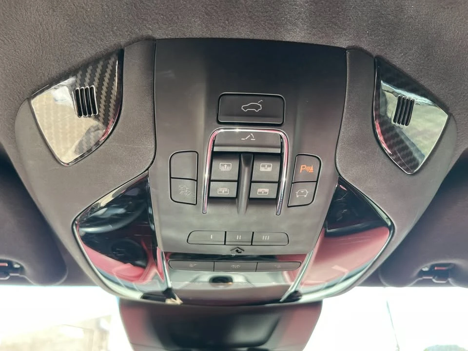 2017 Maserati Levante - Image 9 of 20