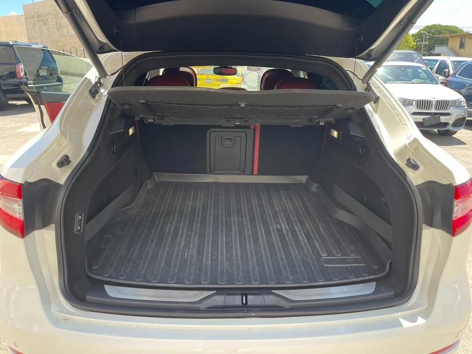 2017 Maserati Levante - Image 11 of 20
