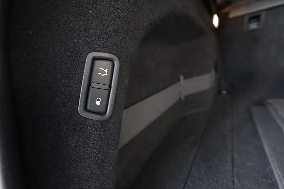 2017 Maserati Levante - Image 18 of 20