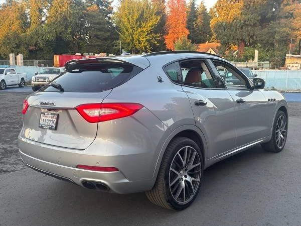 2017 Maserati Levante - Image 5 of 18