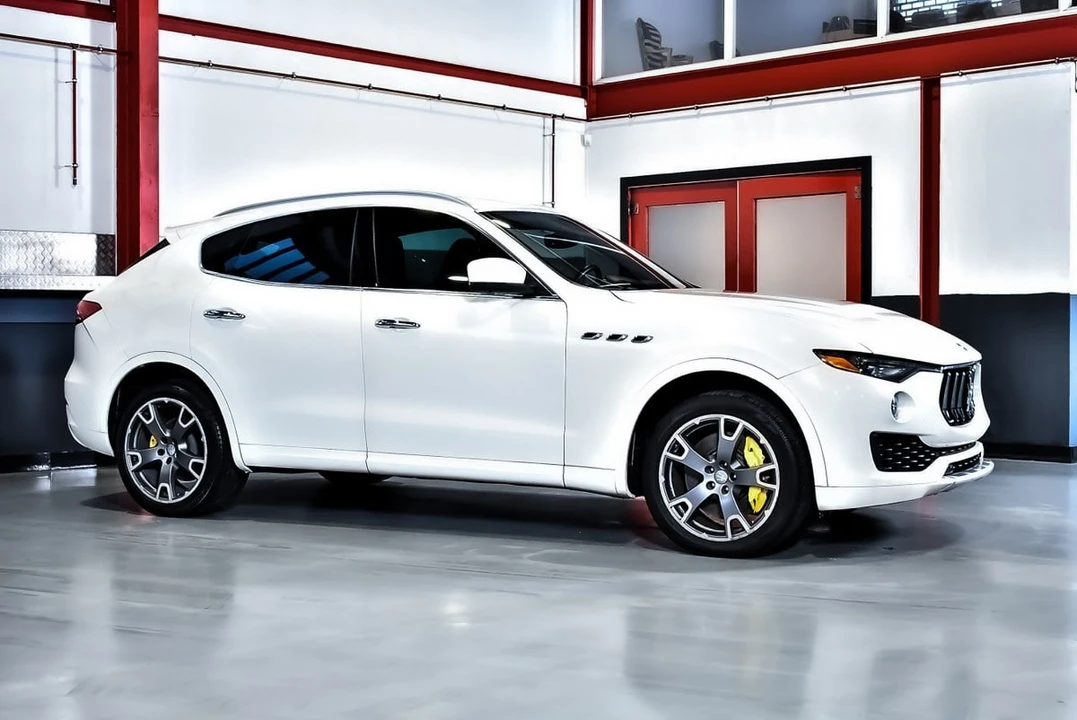 2017 Maserati Levante - Image 8 of 31