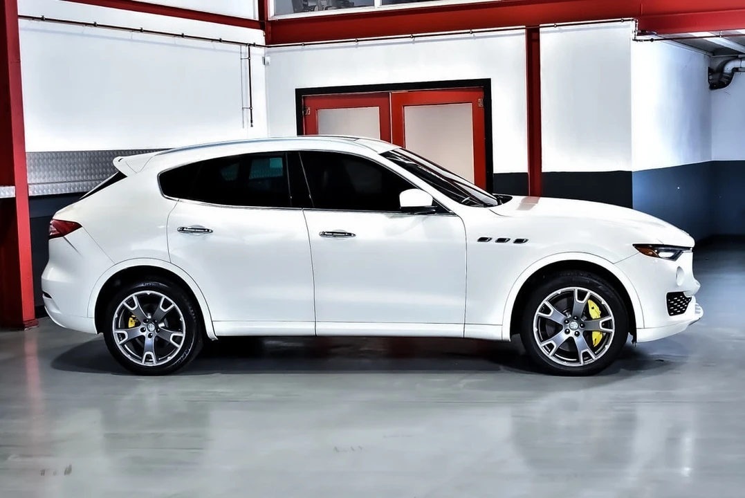 2017 Maserati Levante - Image 9 of 31