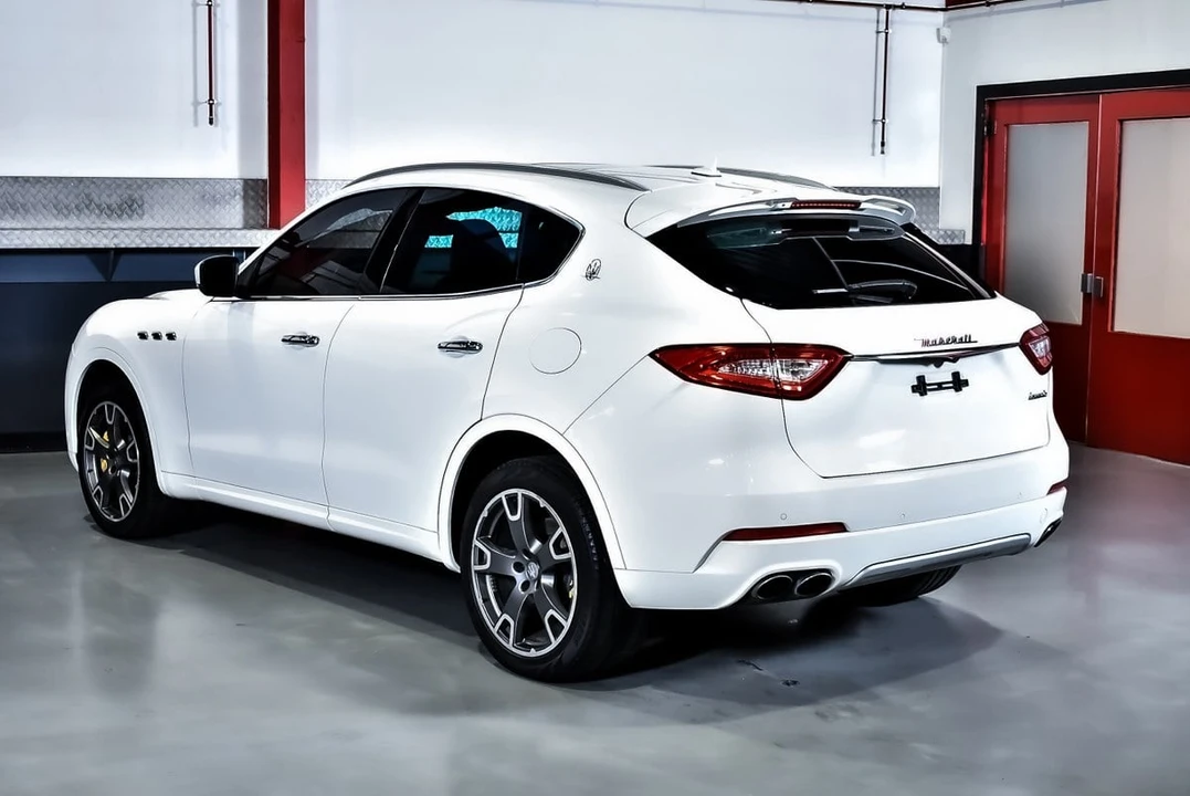 2017 Maserati Levante - Image 18 of 31