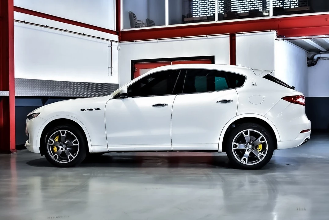 2017 Maserati Levante - Image 22 of 31