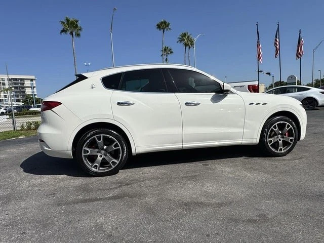 2017 Maserati Levante - Image 9 of 20