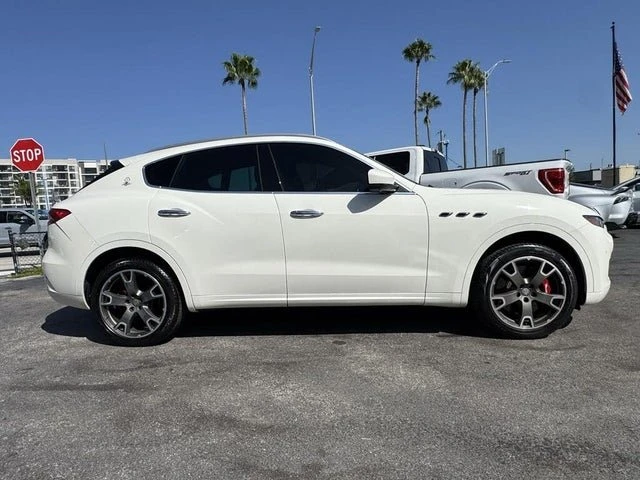 2017 Maserati Levante - Image 7 of 20