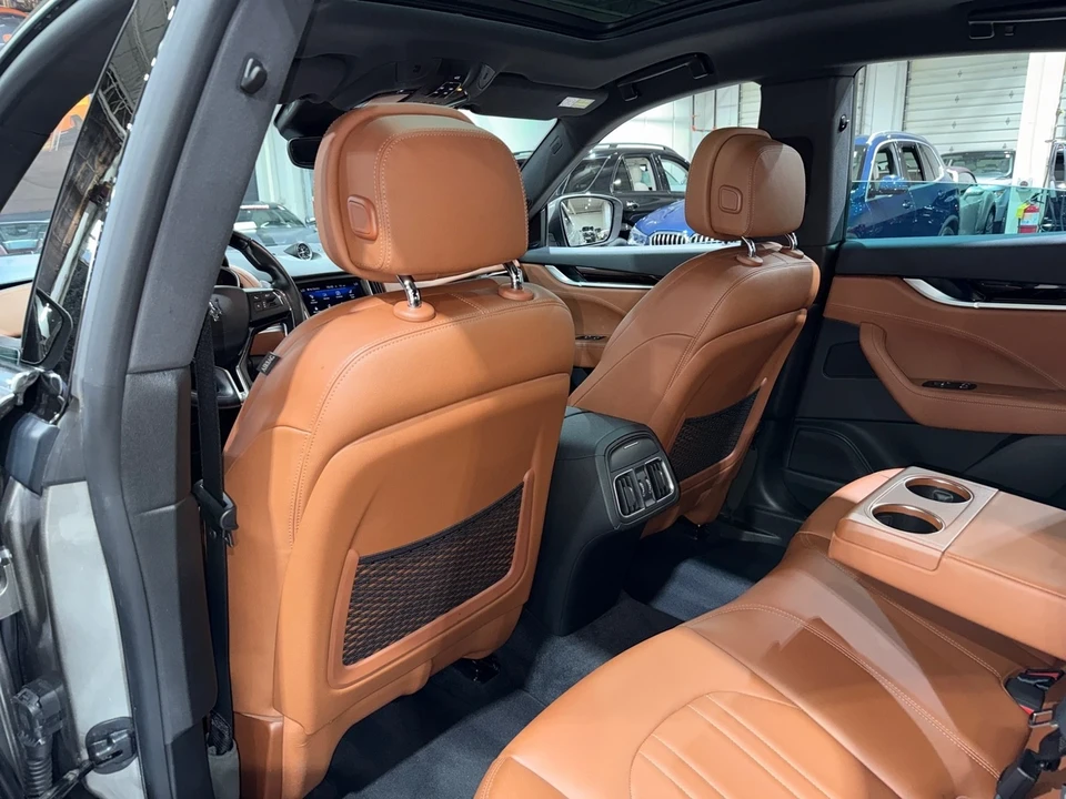 2017 Maserati Levante - Image 11 of 12