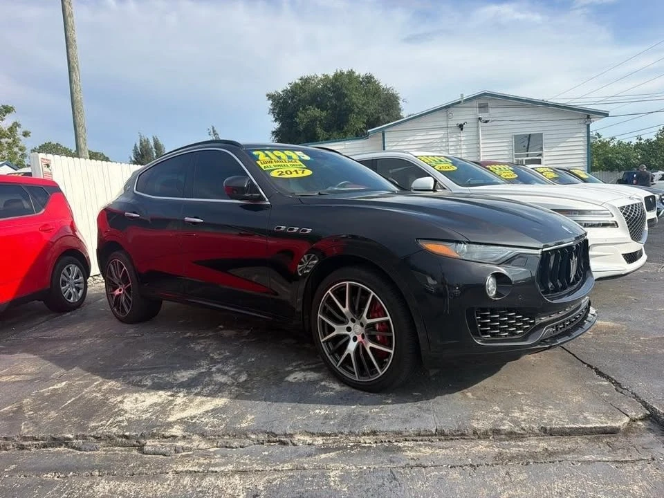 2017 Maserati Levante - Image 7 of 16