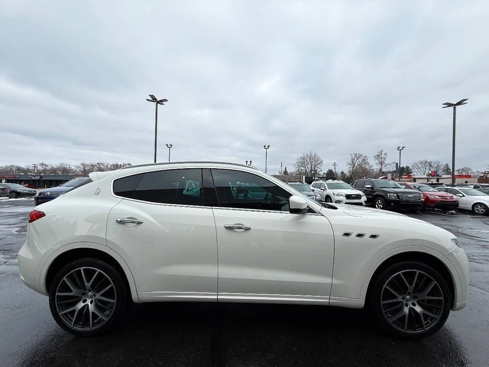 2017 Maserati Levante - Image 6 of 21