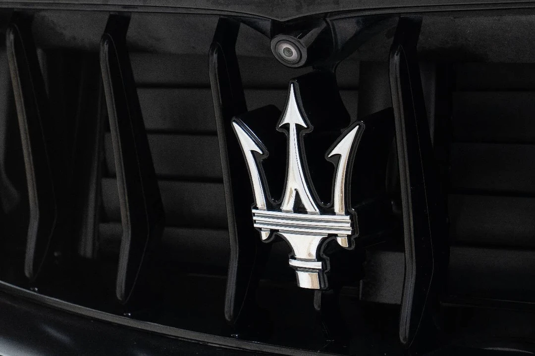 2017 Maserati Levante - Image 11 of 12