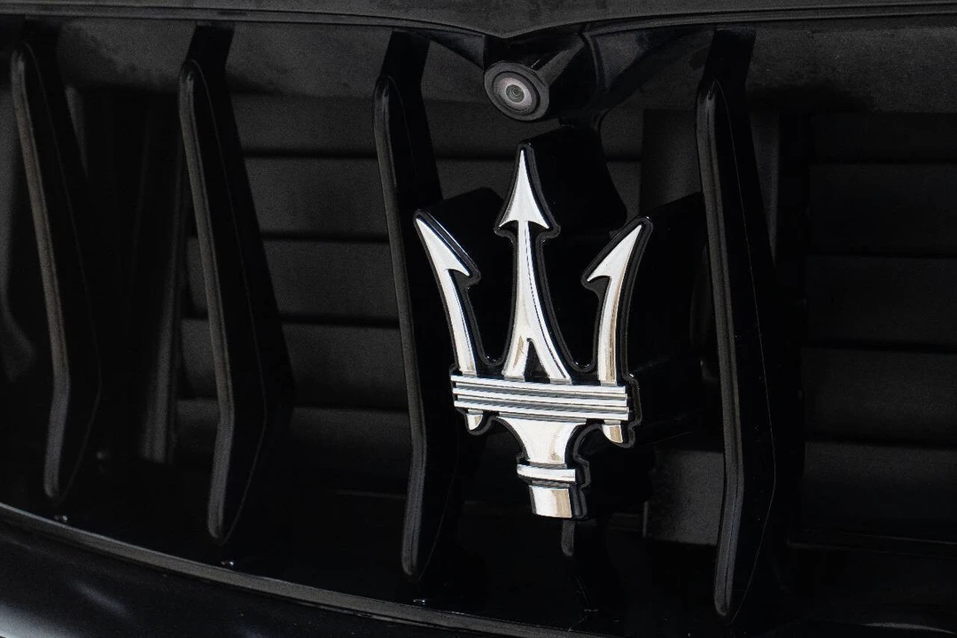 2017 Maserati Levante - Image 11 of 12