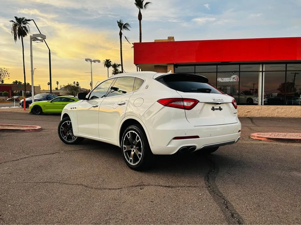 2017 Maserati Levante - Image 4 of 19
