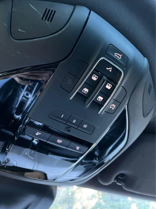 2017 Maserati Levante - Image 16 of 20