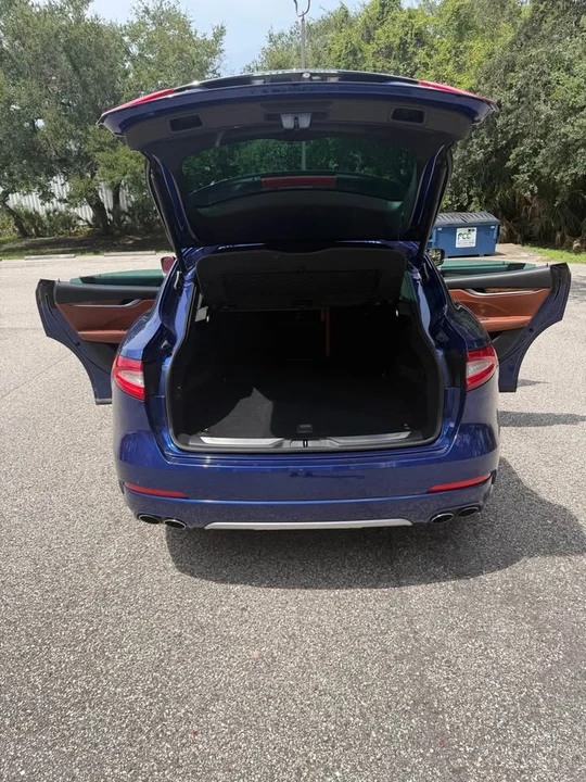 2017 Maserati Levante - Image 10 of 15