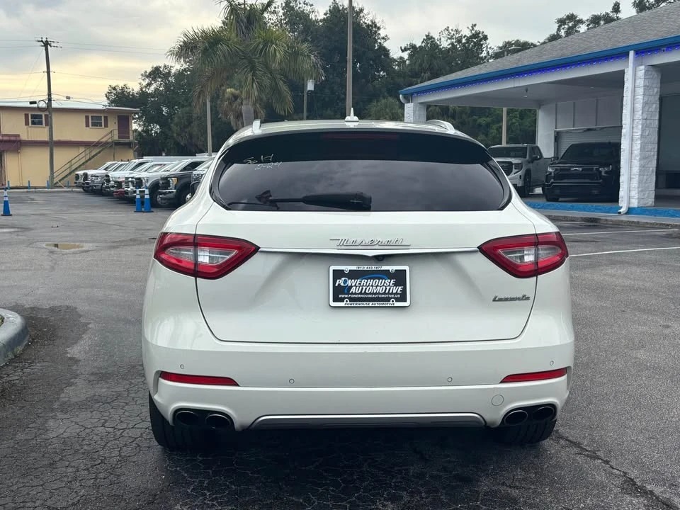 2017 Maserati Levante - Image 5 of 11
