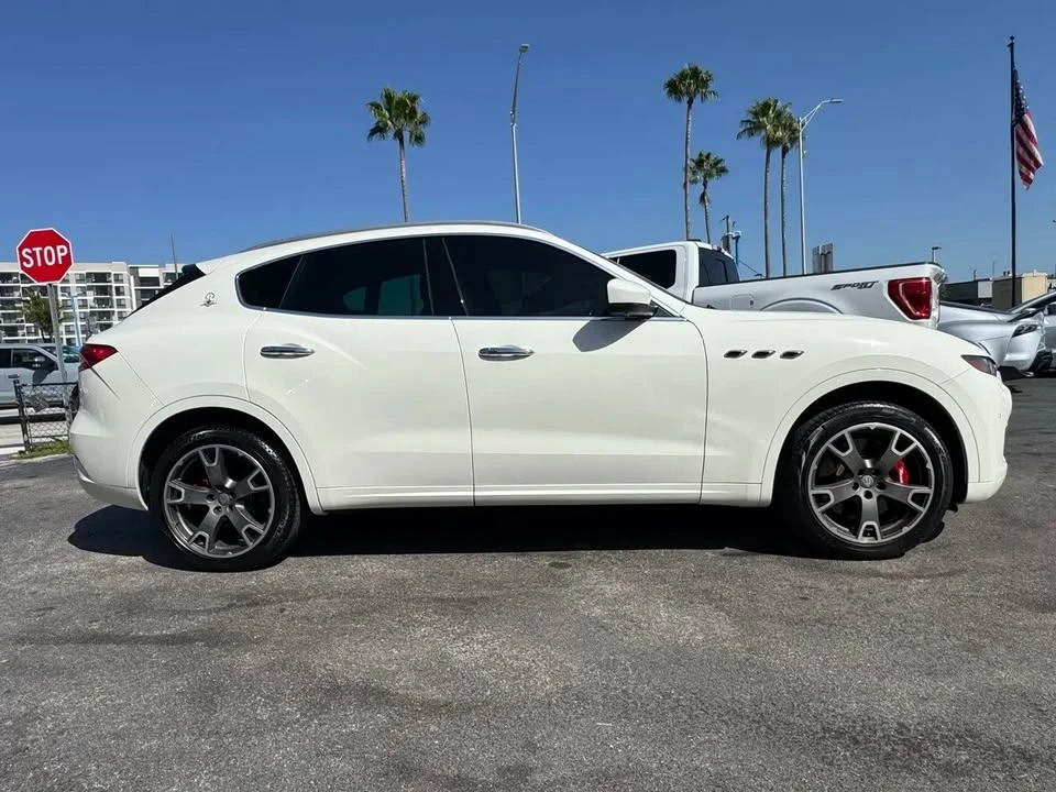 2017 Maserati Levante - Image 7 of 20