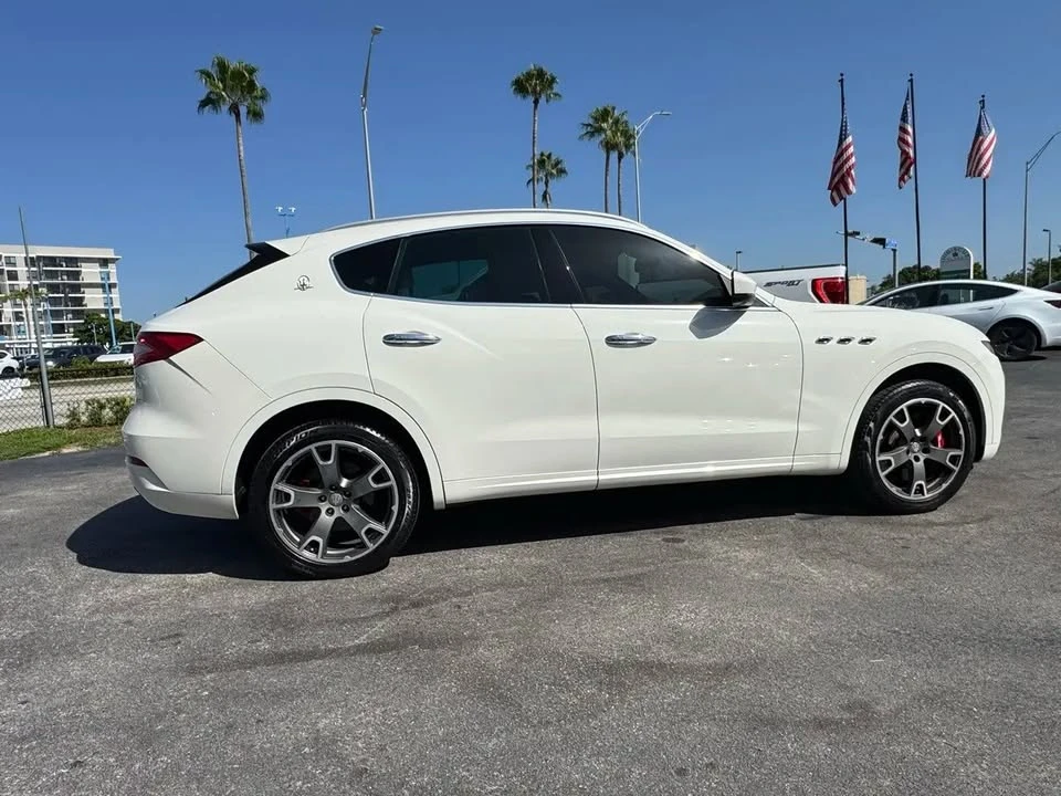 2017 Maserati Levante - Image 8 of 20
