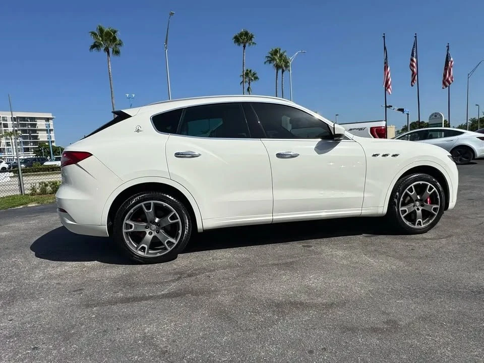 2017 Maserati Levante - Image 9 of 20