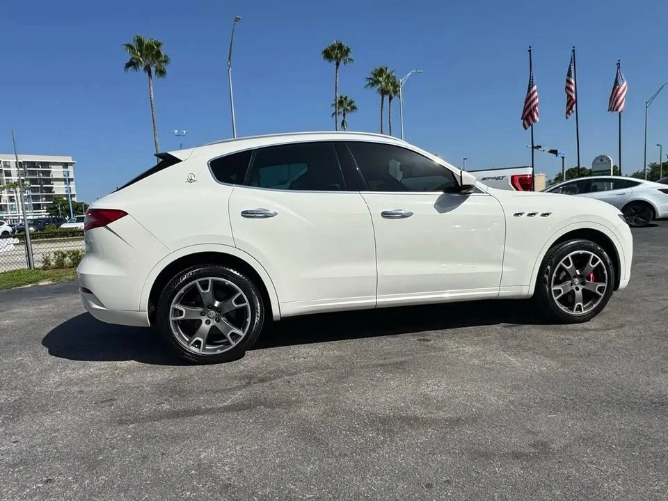 2017 Maserati Levante - Image 8 of 20