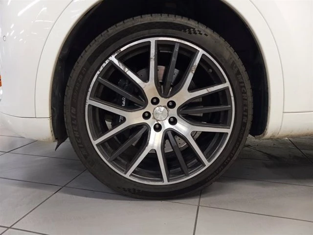 2017 Maserati Levante - Image 17 of 18