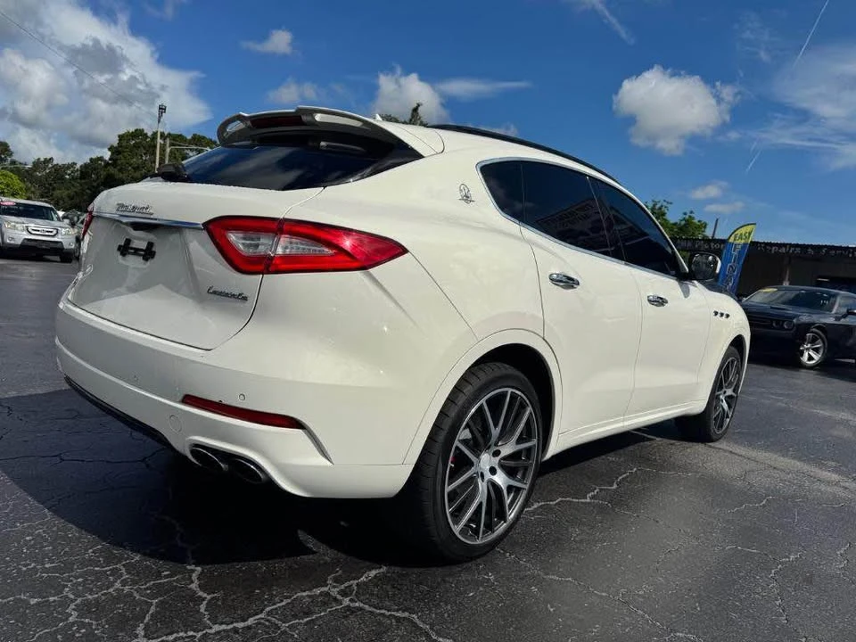 2017 Maserati Levante - Image 4 of 7