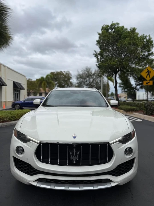 2017 Maserati Levante - Image 9 of 15