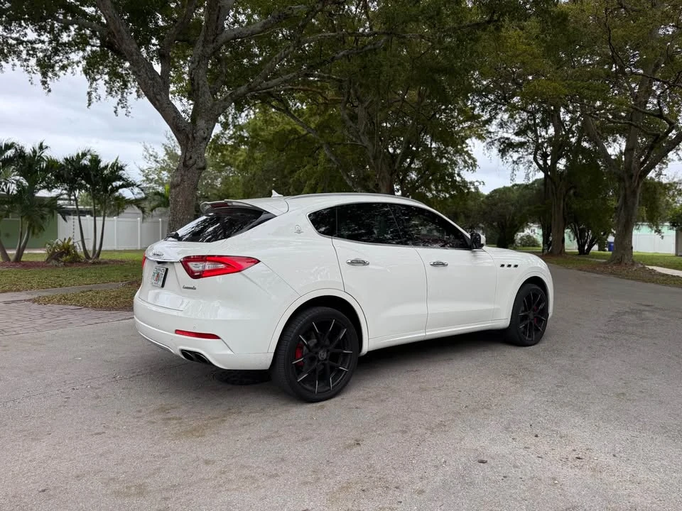 2017 Maserati Levante - Image 7 of 16