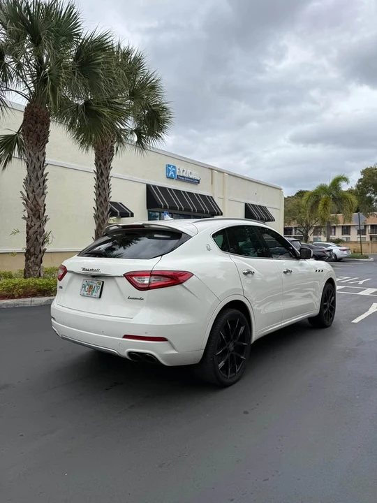 2017 Maserati Levante - Image 6 of 14