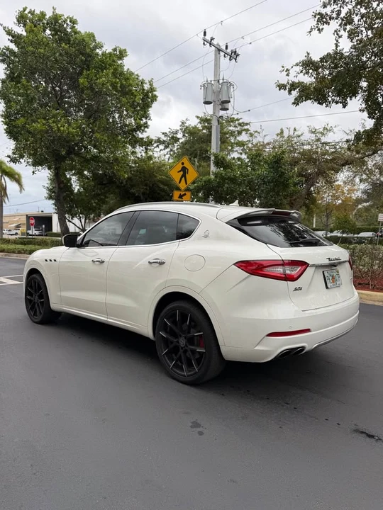 2017 Maserati Levante - Image 7 of 14
