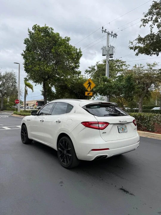 2017 Maserati Levante - Image 7 of 15