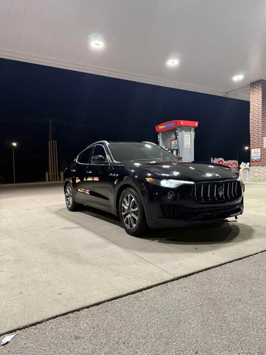 2017 Maserati Levante - Image 2 of 18