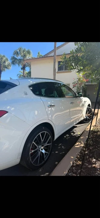 2017 Maserati Levante - Image 4 of 7