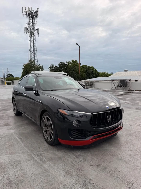 2017 Maserati Levante - Image 2 of 17