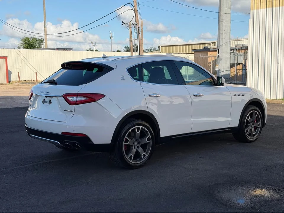 2017 Maserati Levante - Image 5 of 20