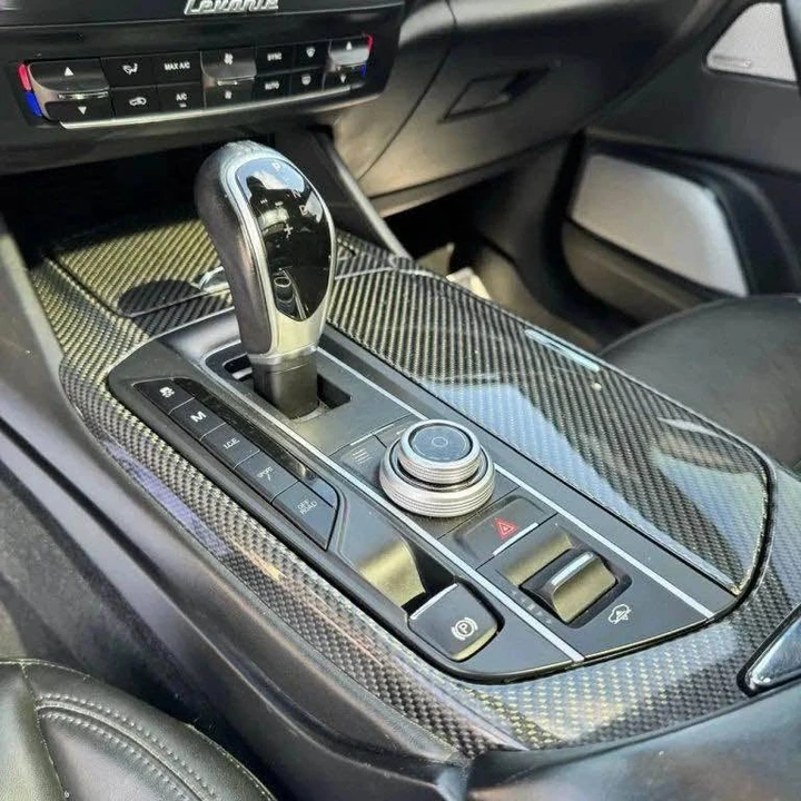 2017 Maserati Levante - Image 11 of 16