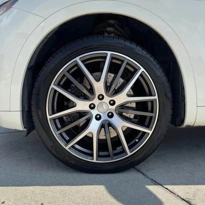 2017 Maserati Levante - Image 16 of 16