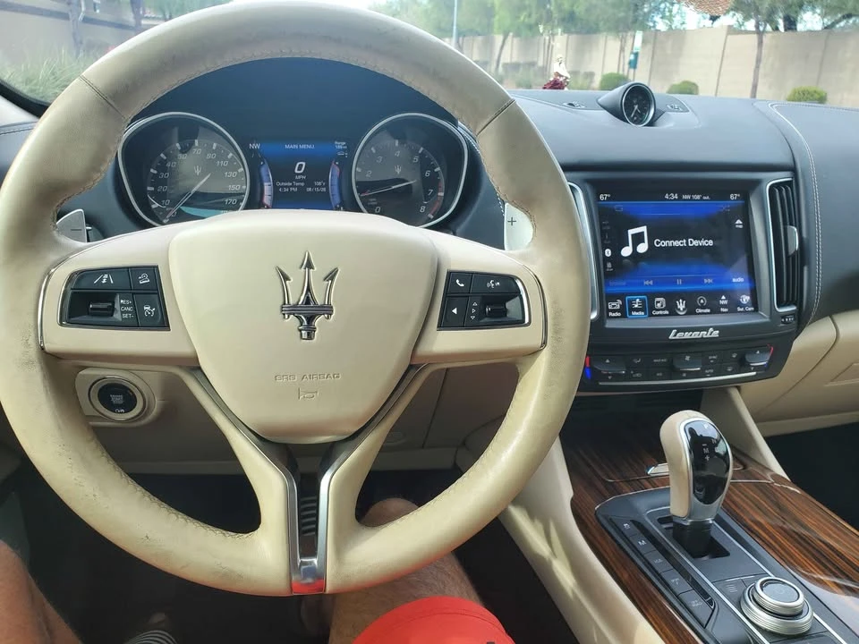 2017 Maserati Levante - Image 5 of 8