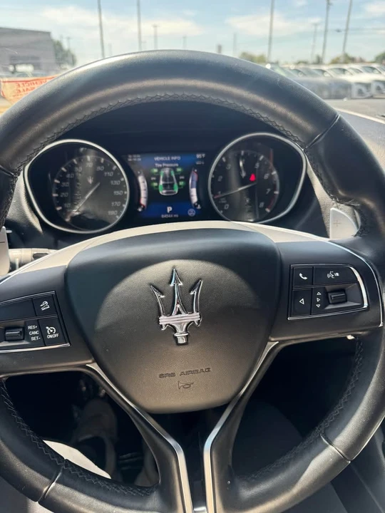 2017 Maserati Levante - Image 6 of 8