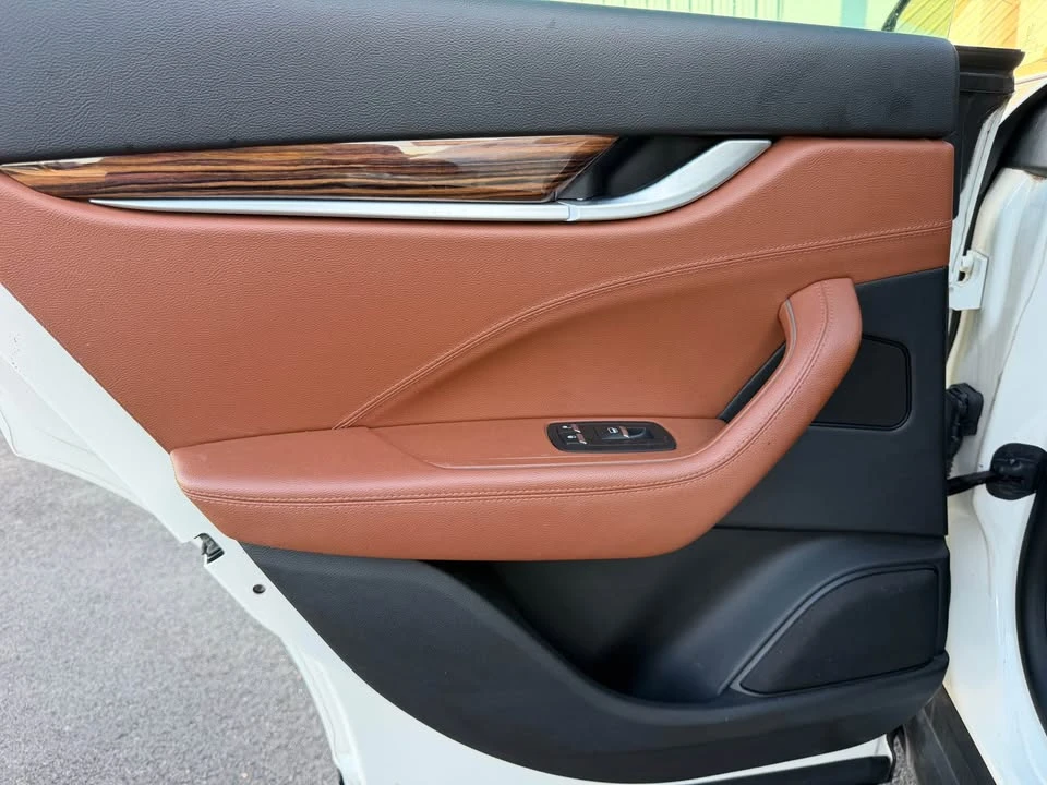 2017 Maserati Levante - Image 11 of 20