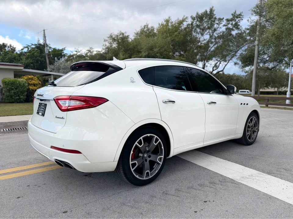 2017 Maserati Levante - Image 5 of 20