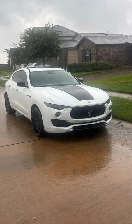 2017 Maserati Levante - Image 4 of 4