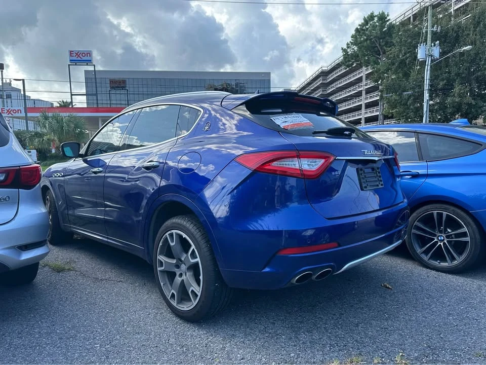 2017 Maserati Levante - Image 2 of 3