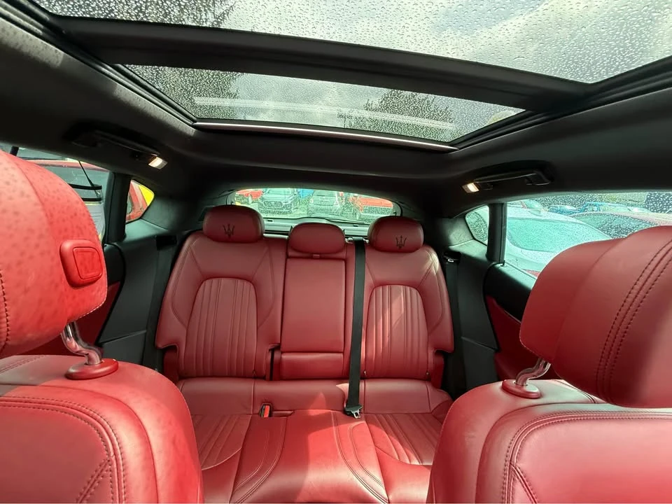 2017 Maserati Levante - Image 4 of 8