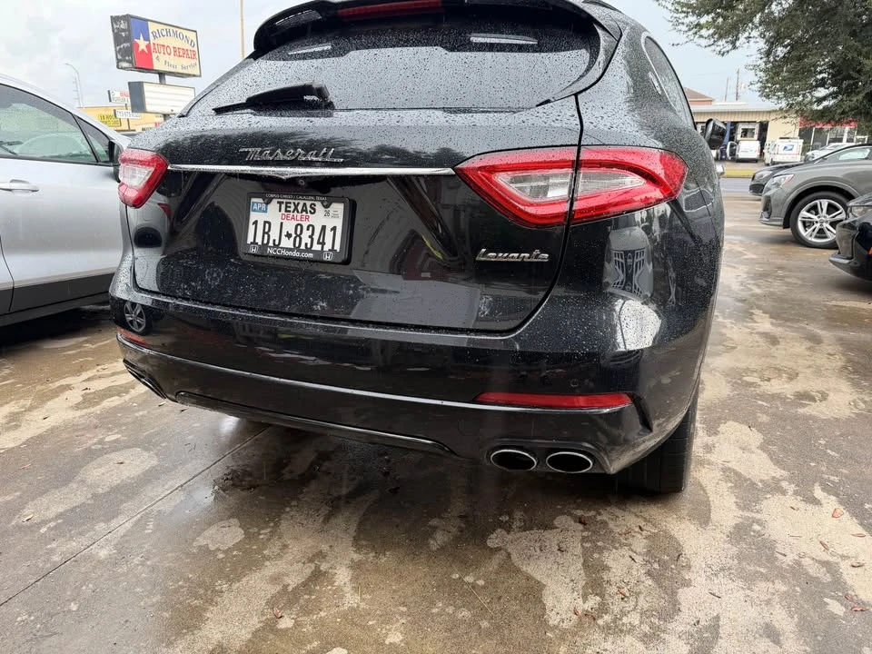 2017 Maserati Levante - Image 4 of 6