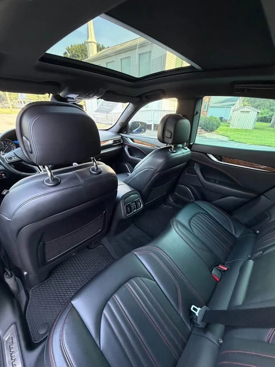 2017 Maserati Levante - Image 8 of 17