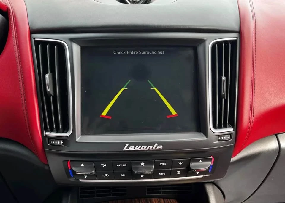 2017 Maserati Levante - Image 9 of 12
