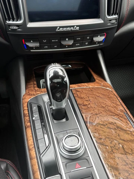 2017 Maserati Levante - Image 12 of 17