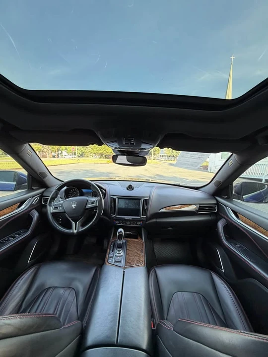 2017 Maserati Levante - Image 11 of 17