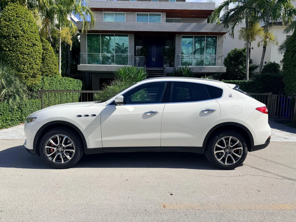 2017 Maserati Levante - Image 17 of 31